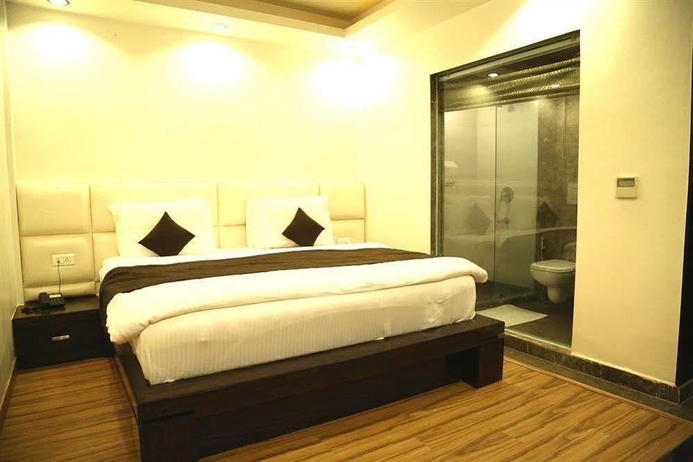 Hotel Elegance Nueva Delhi Exterior foto